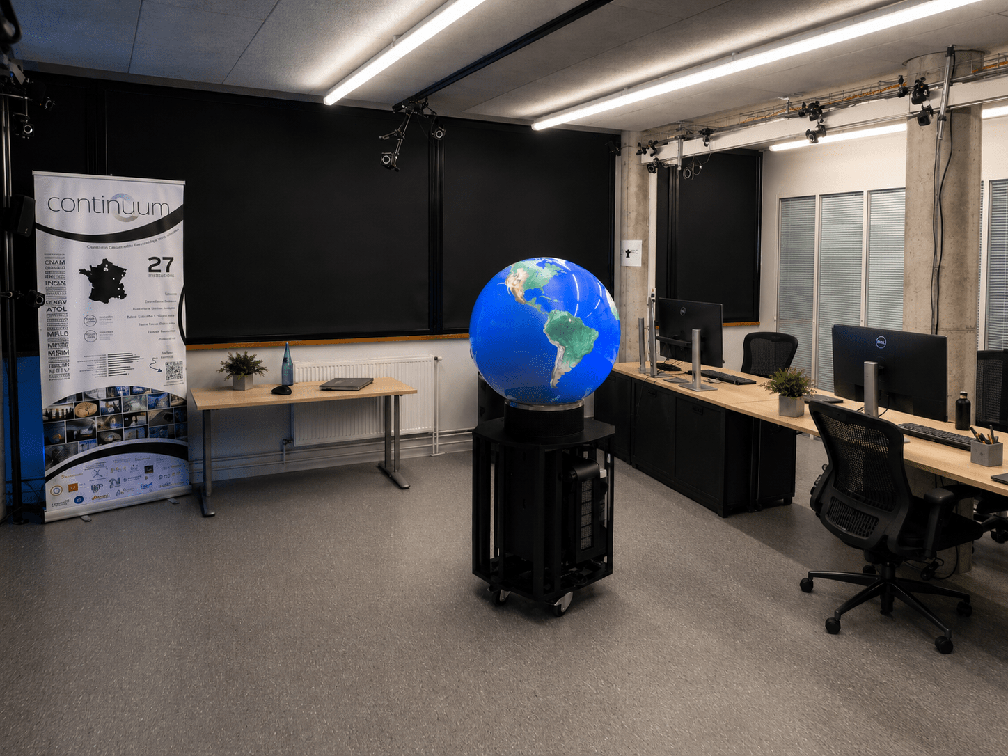 Interactive ORA sphere, research on curved display, Inria