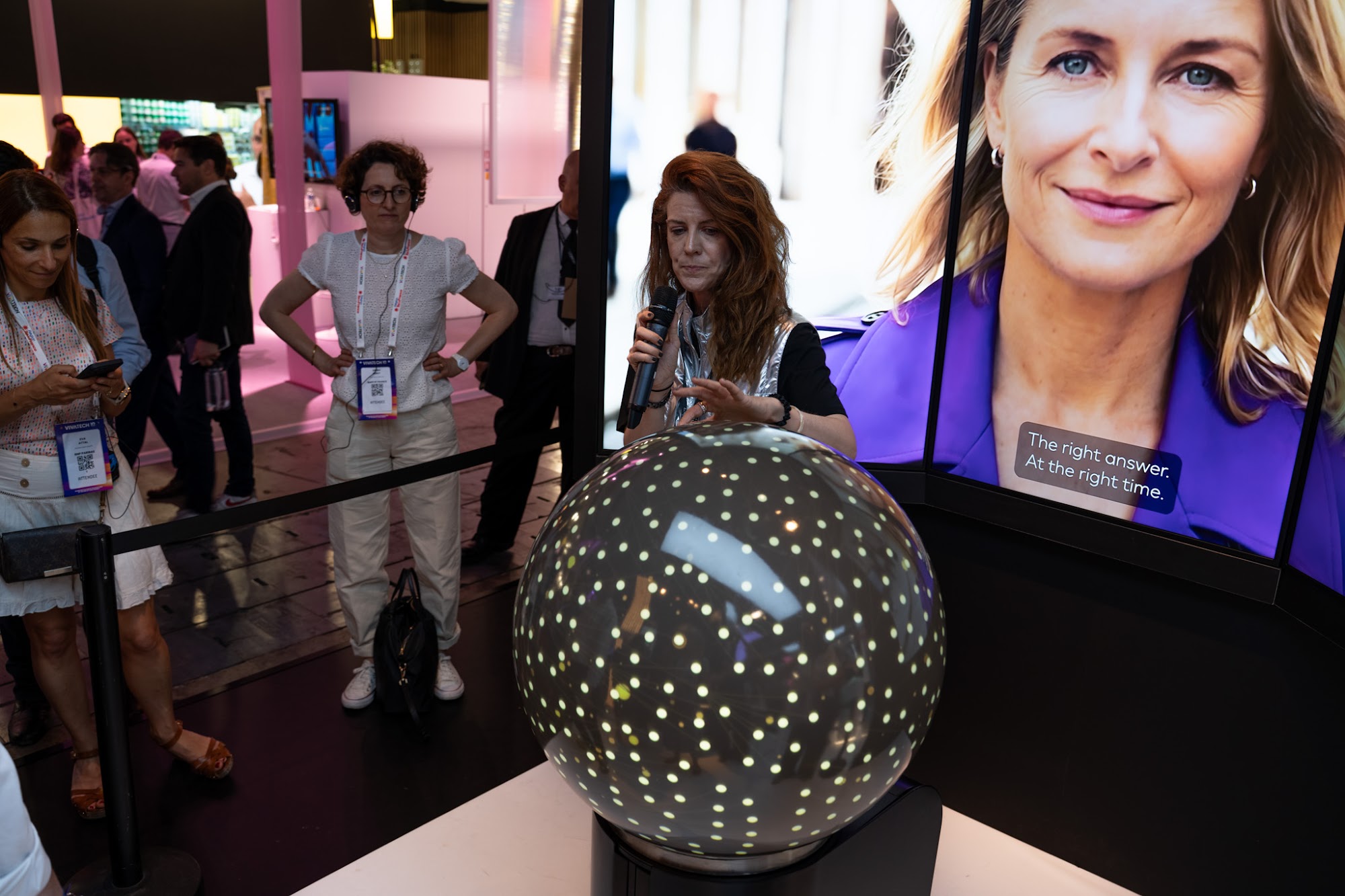 L'Oréal, expérience sur la sphère ORA à VivaTech