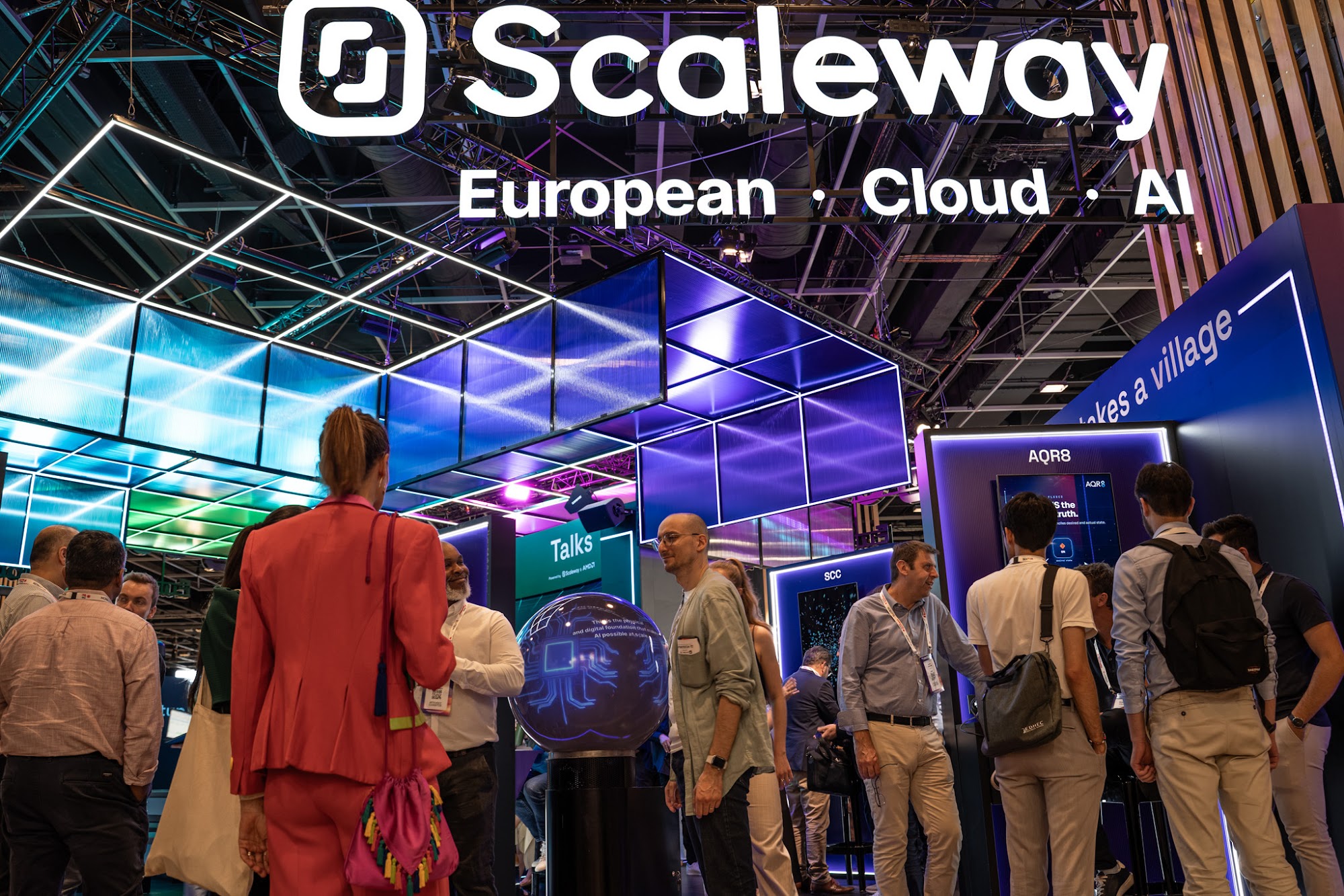 Interactive interface of the AI architecture layers on the ORA sphere, Scaleway