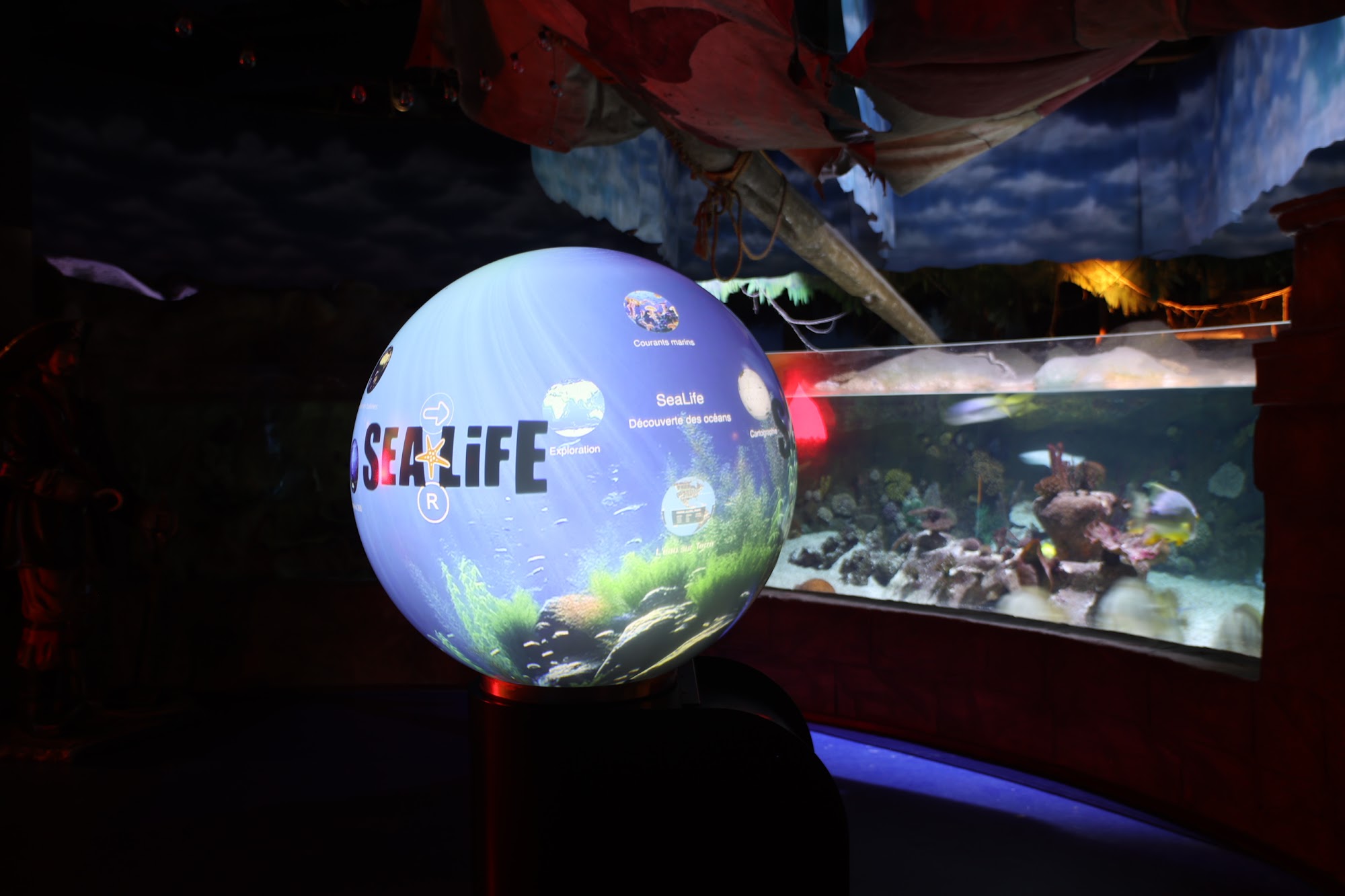 Esfera táctil ORA, Sea Life Val d'Europe
