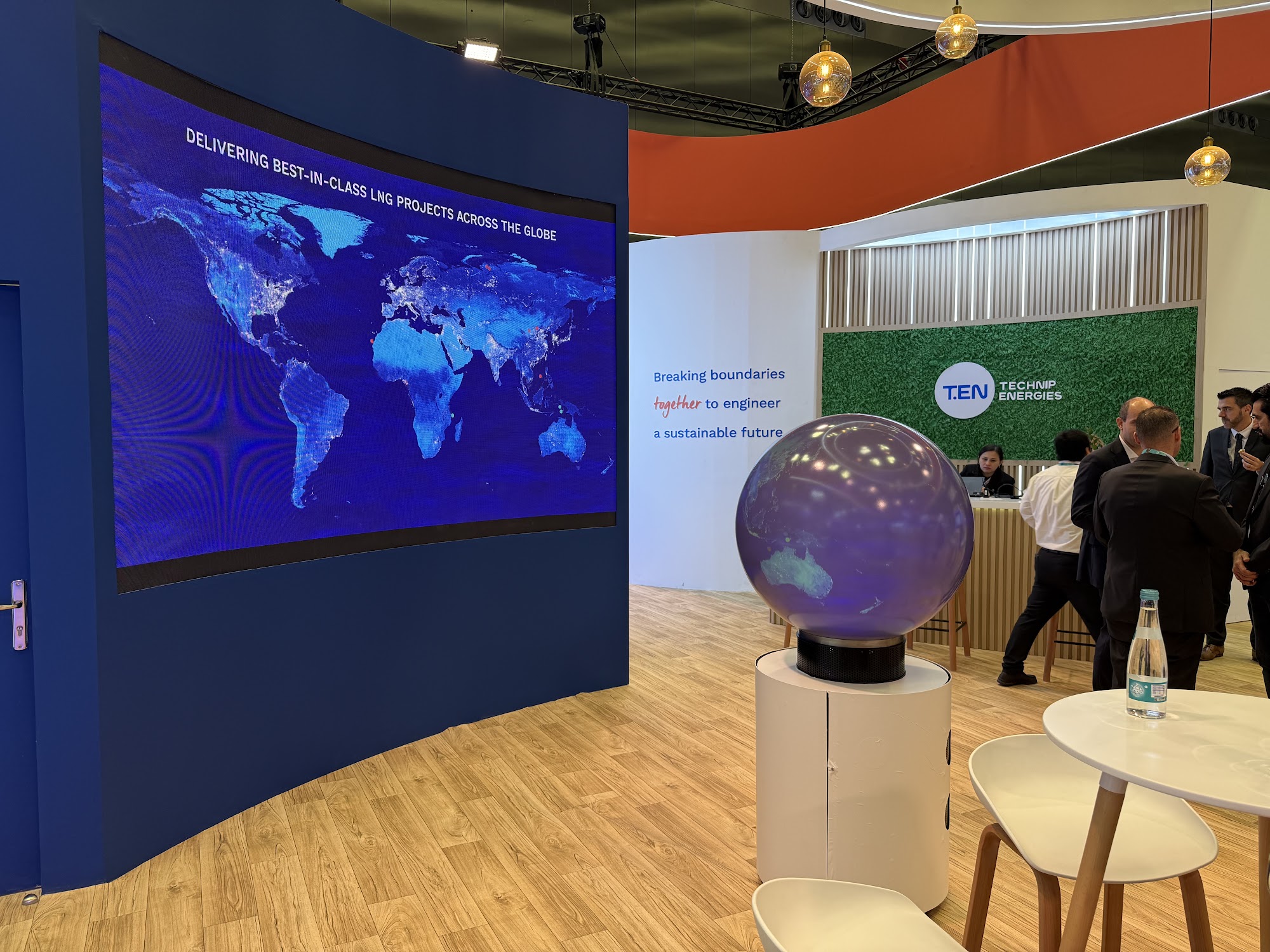 Sphère ORA, stand Technip Energies au salon LNG de Doha